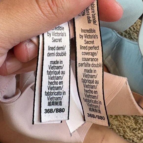 Victoria's Secret Incredible Lined Demi bras - Bundle of 2 - Picture 4 of 4